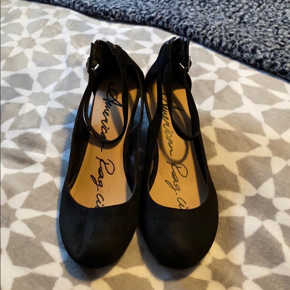 Women’s American Rag Cie dress shoes